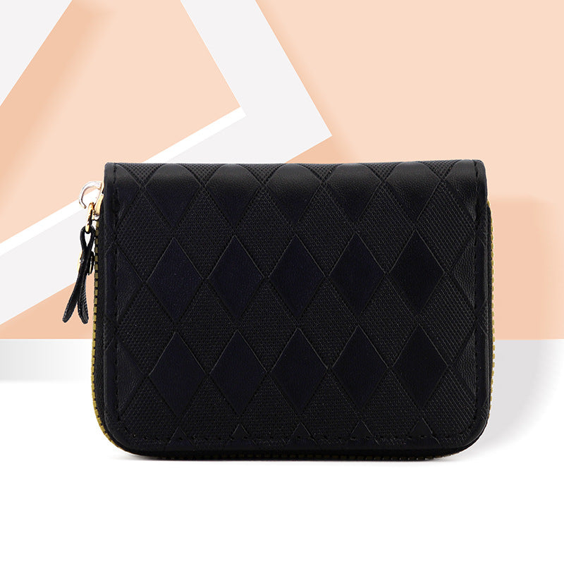 Elegant Diamond-Patterned Zip Wallet
