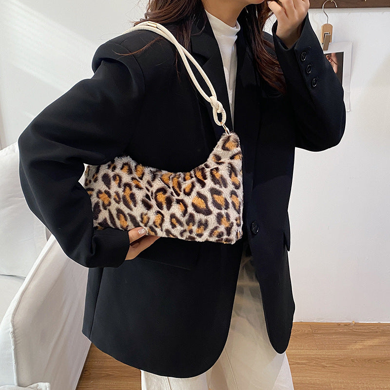 Chic Faux Fur Crossbody Bag Bowlift