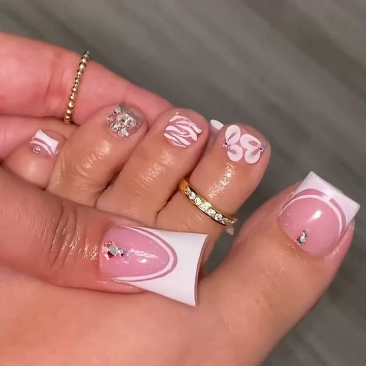 Decorative Press-On Nail Set with Rhinestone Accents Bowlift