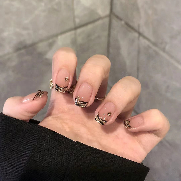 Glamorous Press-On Nail Set with Decorative Gemstone Accents Bowlift