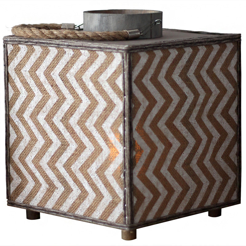 Decorative lantern with zigzag pattern Bowlift