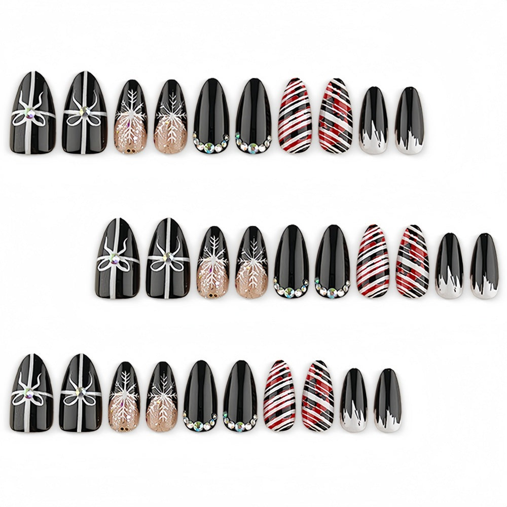Artificial nails with festive Christmas designs Bowlift