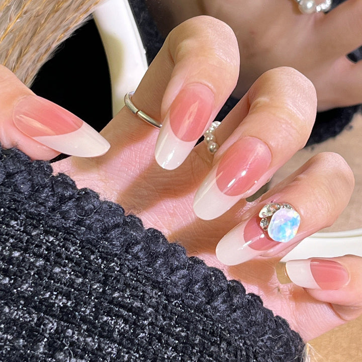 Glamorous Press-On Nail Set with Rhinestone and Glossy Finish Bowlift