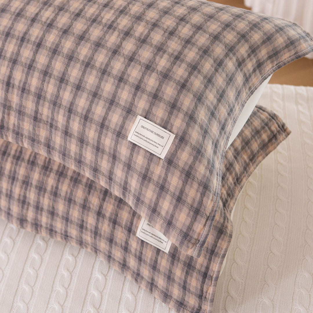Ladies pillowcases with modern stripe pattern Bowlift