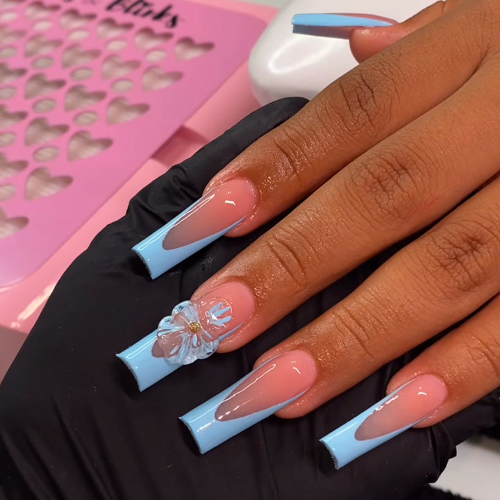 Artistic Press-On Nail Design Bowlift