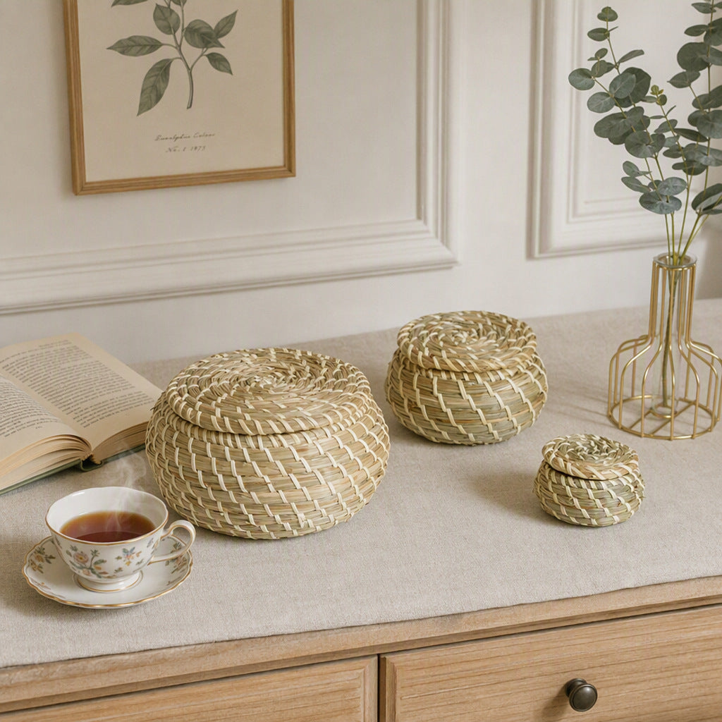Handcrafted storage basket set made of natural rattan Bowlift