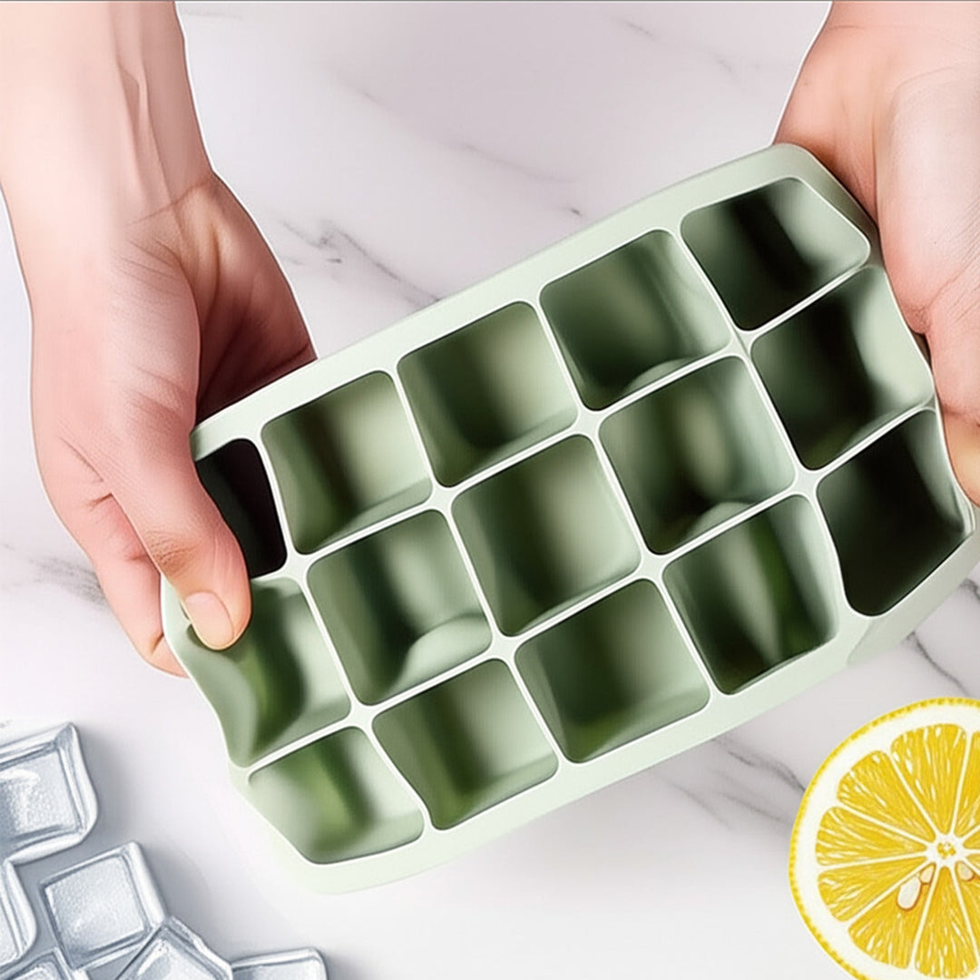 Silicone ice cube tray with practical storage box Bowlift