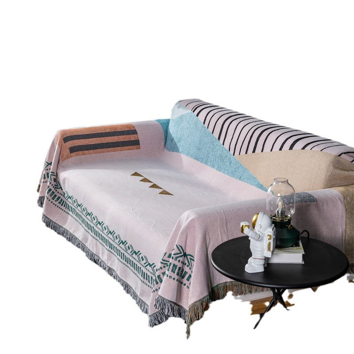 Geometric Patterned Decorative Throw Blanket
