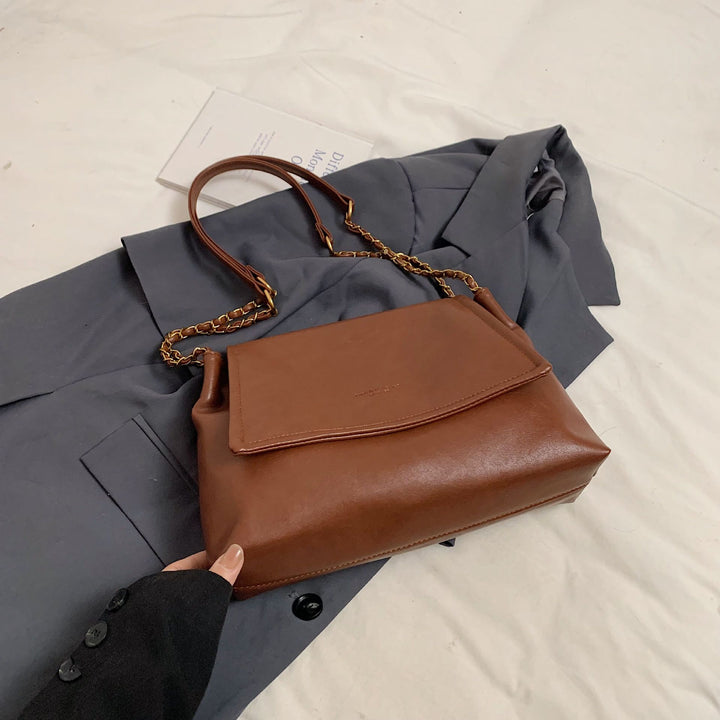 Modern Chain-Strap Handbag Bowlift