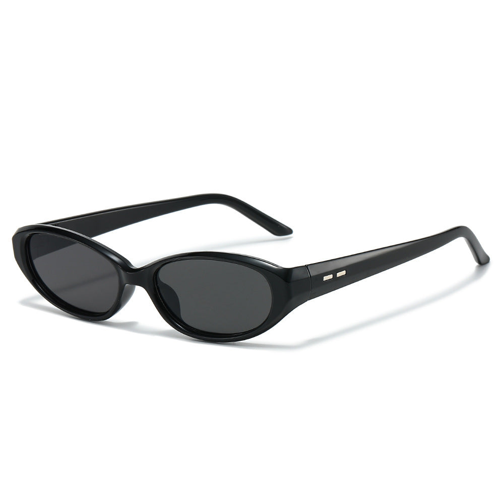 Sleek Retro-Inspired Oval Sunglasses Bowlift