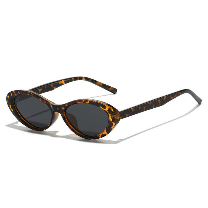 Retro-Inspired Bold Cat-Eye Sunglasses Bowlift