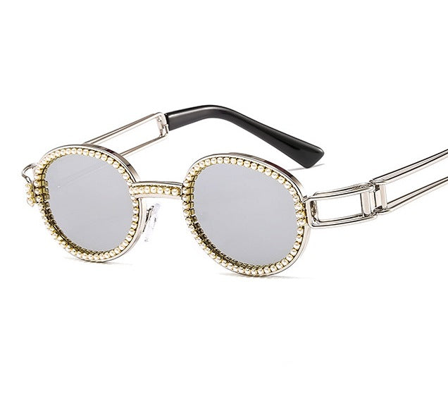 Women's feminine designer sunglasses with extravagant frame Bowlift