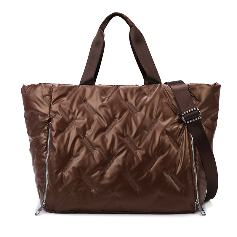 Stylish and Spacious Sports Bag with Practical Carrying System Bowlift