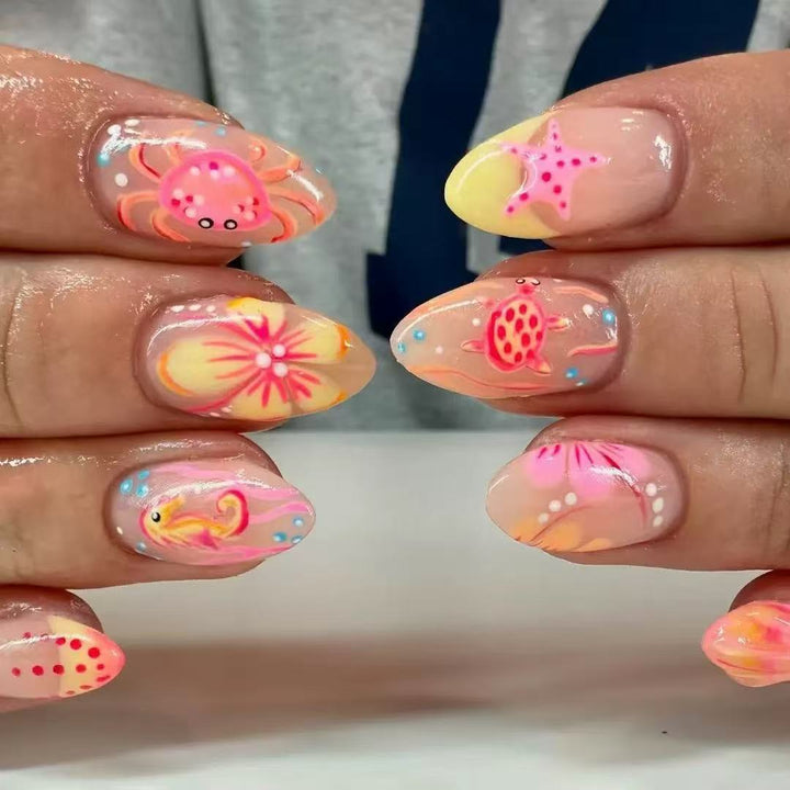 Nail set with maritime design and vibrant 3D motifs Bowlift