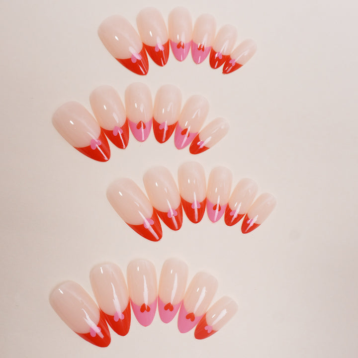 Nail art set with heart design Bowlift