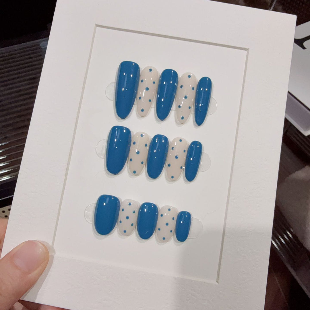 Decorative Press-On Nail Set with Artistic Design Bowlift