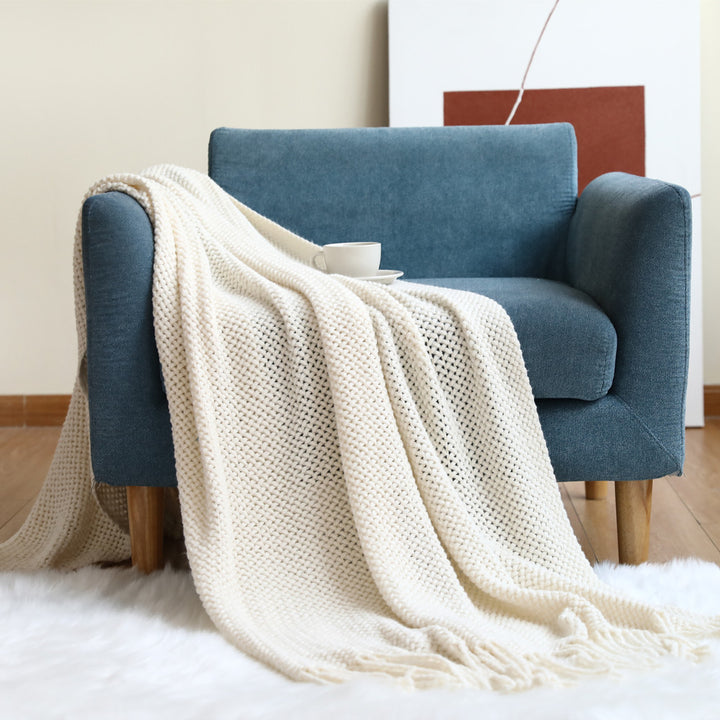Women cozy knit blanket with decorative pattern Bowlift
