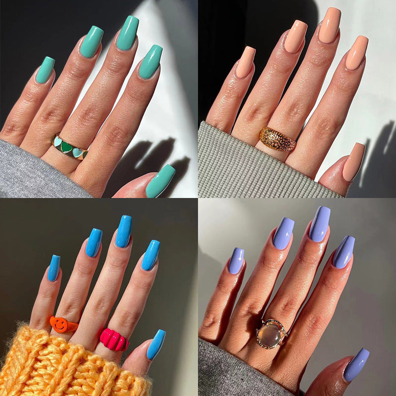 Stylish artificial nails in elegant gloss finish Bowlift