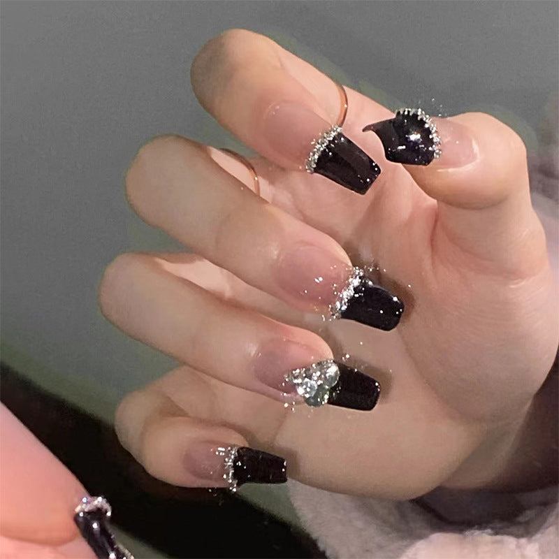 Glamorous artificial nails with sparkling accents Bowlift