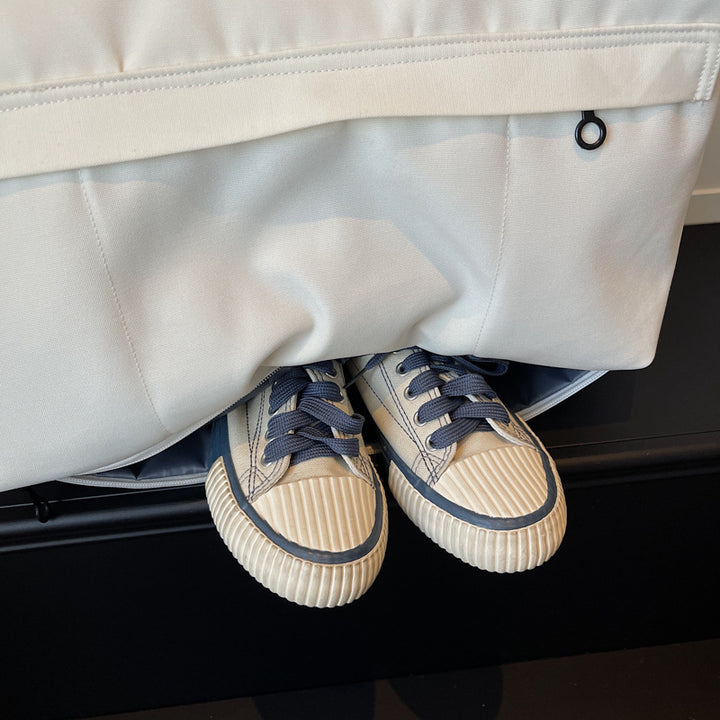 Sporty Travel Bag Made of Durable Material with Ergonomic Handles Bowlift