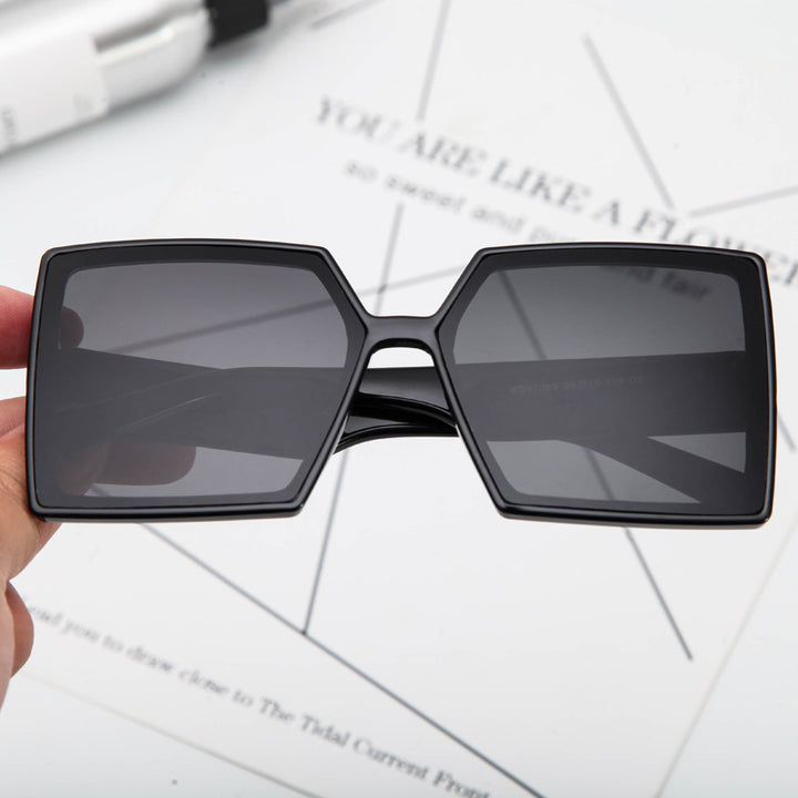 Women's Fashionable oversized sunglasses in modern hexagon design Bowlift