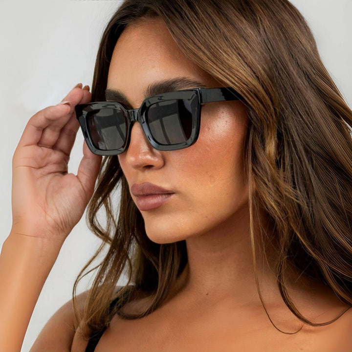 Ladies fashionable square sunglasses with stylish frame Bowlift