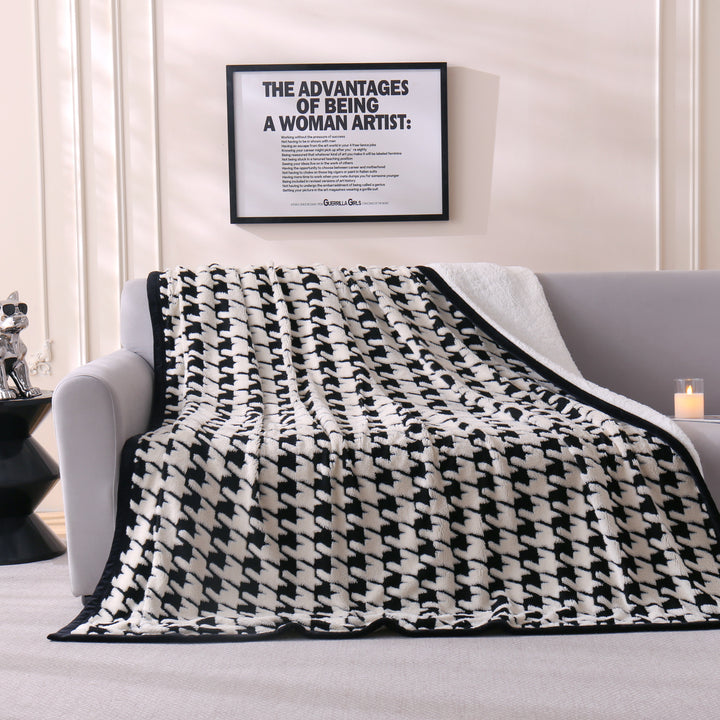Chic Floral Pattern Throw Blanket Bowlift