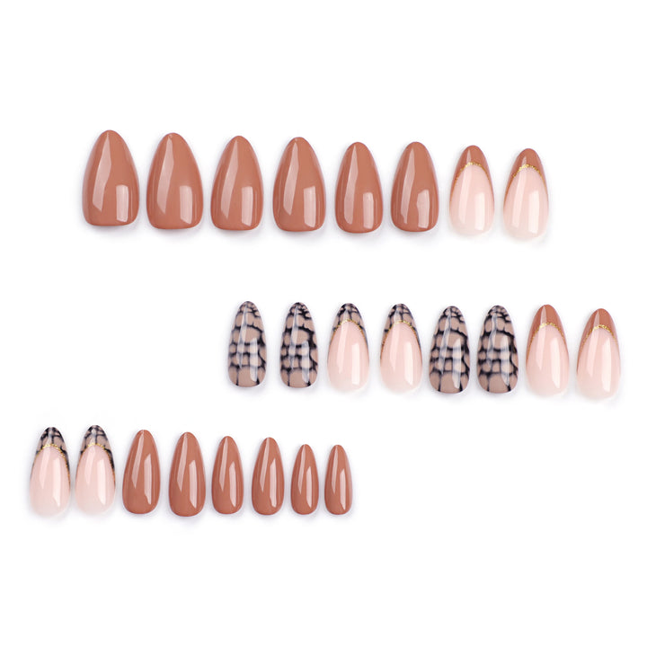 Artful stiletto nails with elegant gold decoration Bowlift