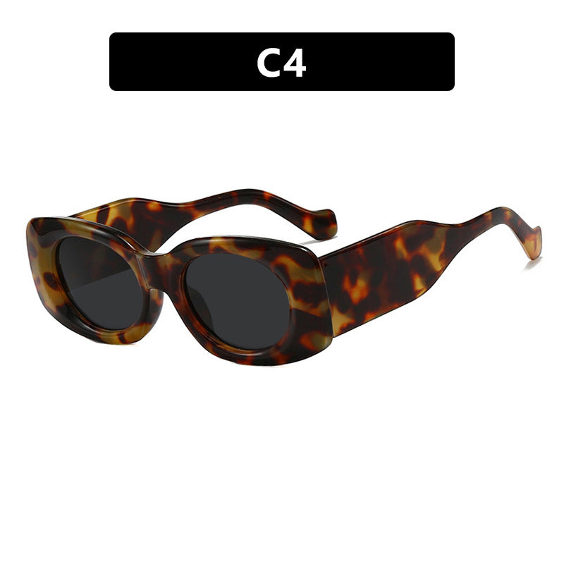 Women's trendy sunglasses in eye-catching retro design Bowlift