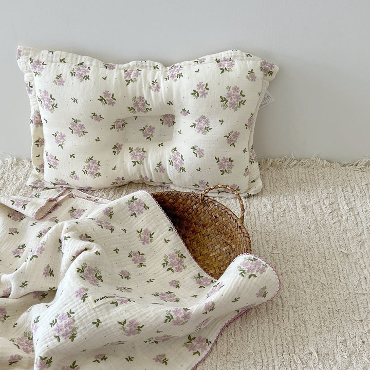Women's Cozy Blanket with Floral Design Bowlift