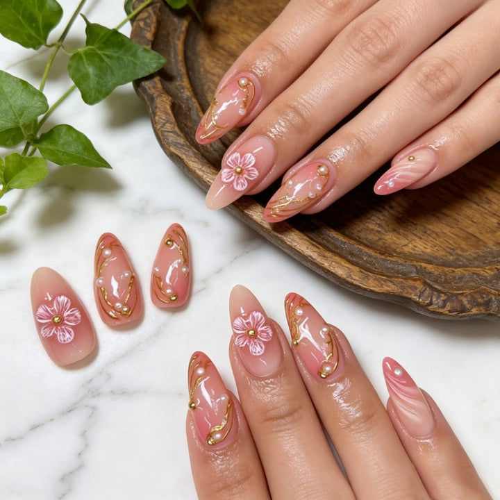 Artistic Nail Art Press-On Nail Set with Floral and Gold Accents Bowlift