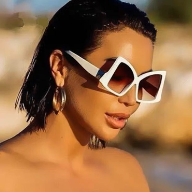 Women's oversized sunglasses with elegant square frame and protective UV protection Bowlift