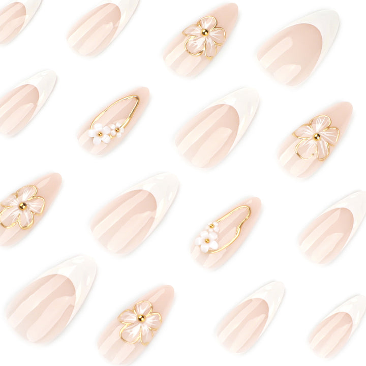 Elegant and artistically designed stiletto nails Bowlift
