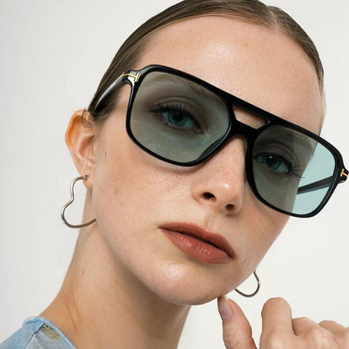 Ladies' striking sunglasses with outstanding shape Bowlift