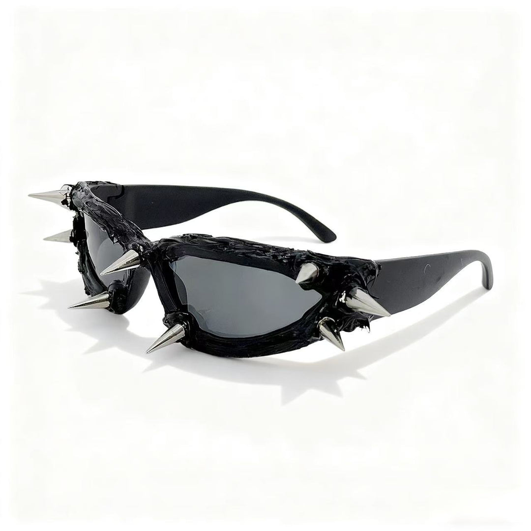 Women's extravagant fashion sunglasses with unique spikes design Bowlift