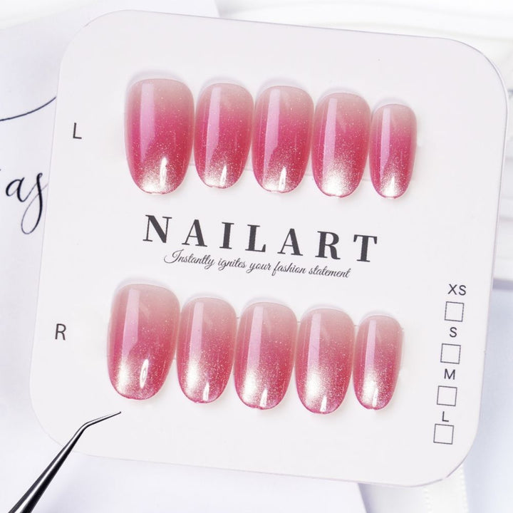 Artificials nails with shimmering ombre effect Bowlift