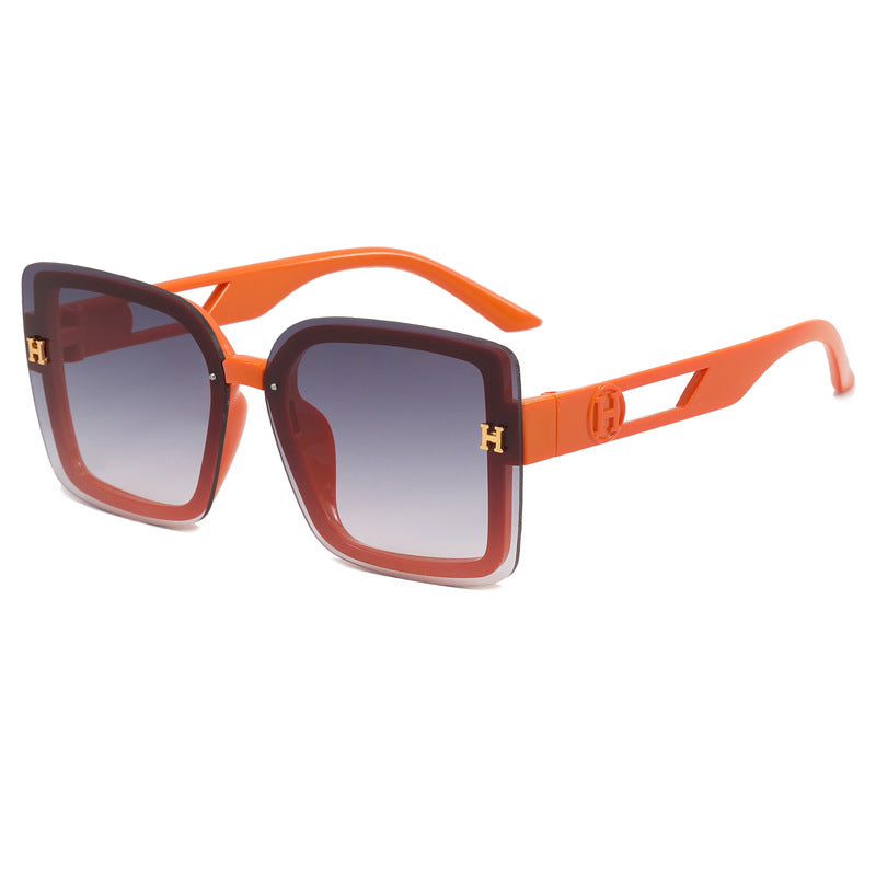 Women modern square sunglasses with elegant design Bowlift
