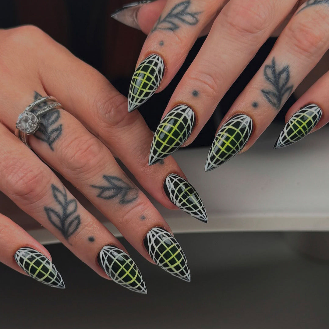Creative Art Nails with Modern Net Design Bowlift
