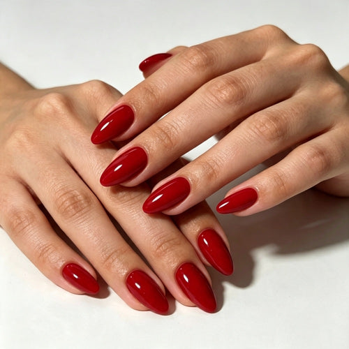 Artificial nails in elegant stiletto design Bowlift