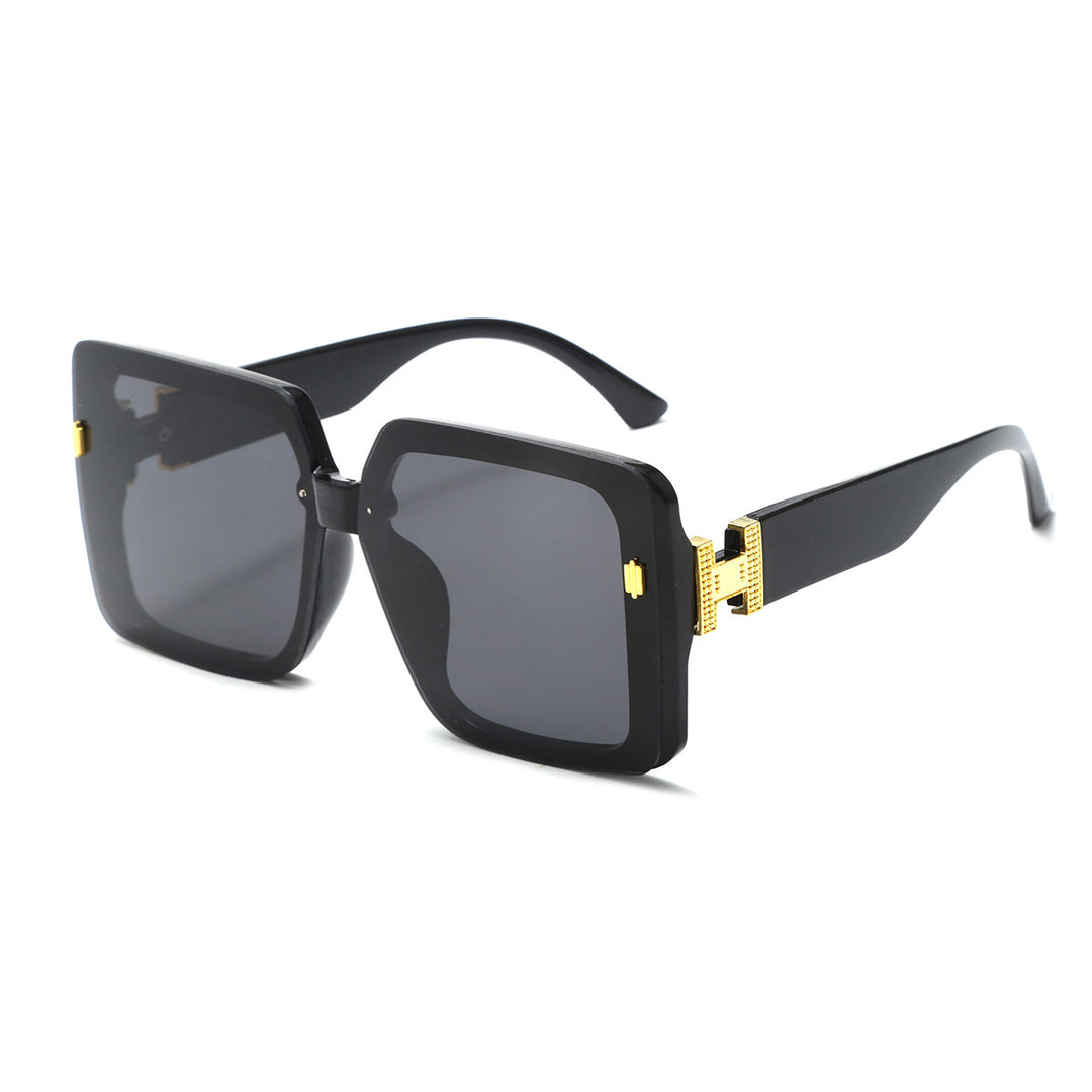 Women oversized fashionable sunglasses with luxurious frame Bowlift
