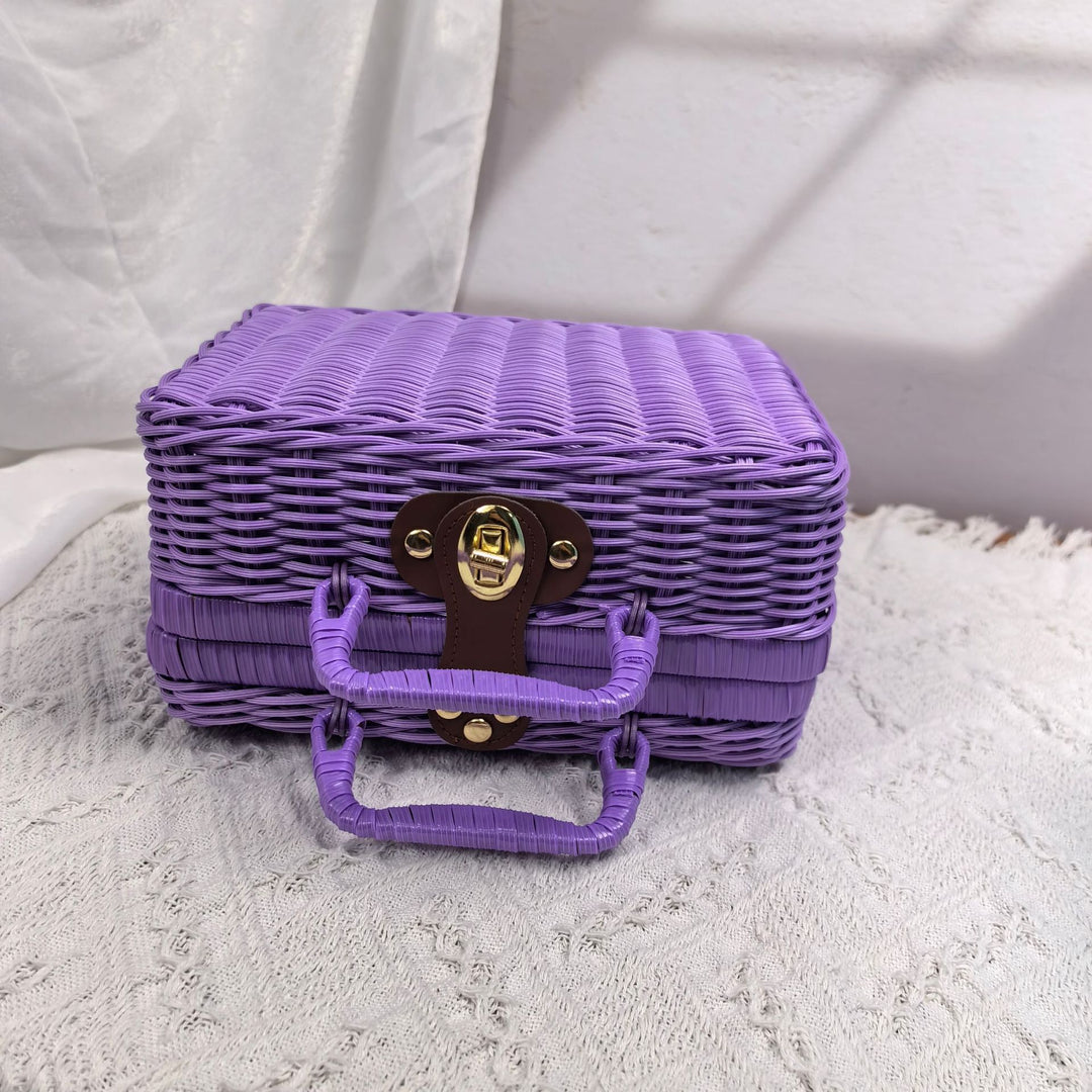 Women elegant handbag made of woven material Bowlift