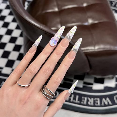 Decorative Floral Stiletto Press-On Nail Set Bowlift