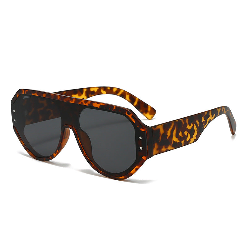 Women's fashionable oversized sunglasses with wide frame Bowlift