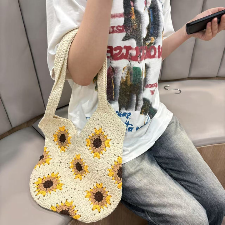 Handmade macrame bag with sunflower pattern Bowlift