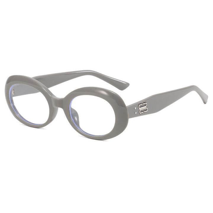 Women Retro-inspired Sunglasses with Wide Frame Bowlift