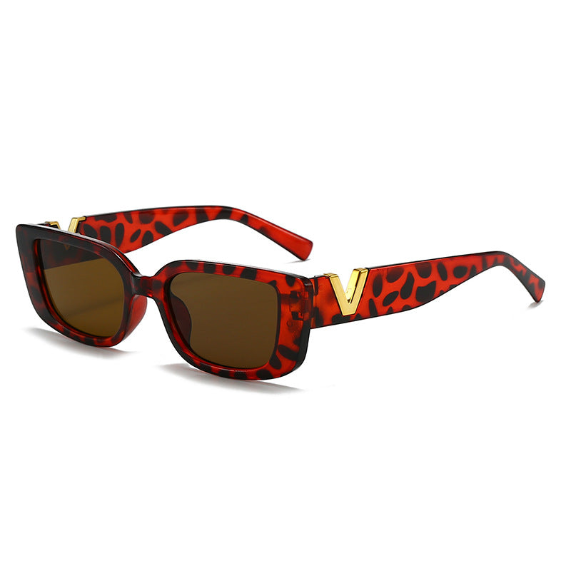 Elegant Vintage Inspired Cat-Eye Sunglasses