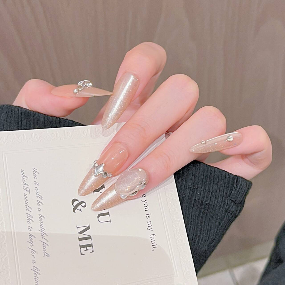 Artistic Floral-Embellished Press-On Nail Art Bowlift