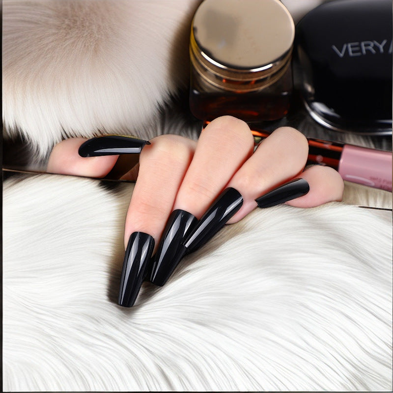 Artificial nails with elegant design Bowlift