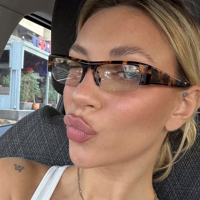 Women’s sunglasses in urban style with a wide frame and protective UV filter Bowlift