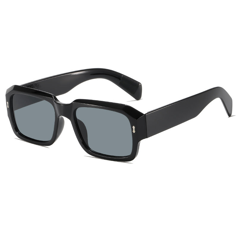 Contemporary Transparent Sunglasses Bowlift